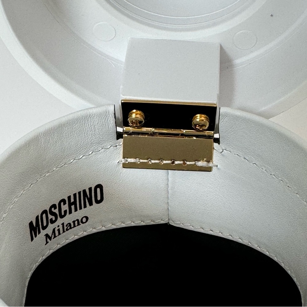 SOLD💫VESTIAIRE- MOSCHINO PILL PURSE - Picture 8 of 16